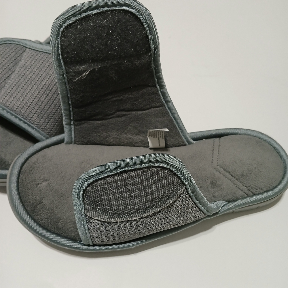 Isotoner Adjustable Slide Slipers, Women's  Size  7.5-8 - Picture 3 of 9